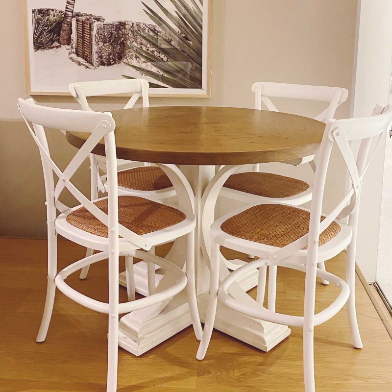 Hamptons-Round-Extension-Table-Styled